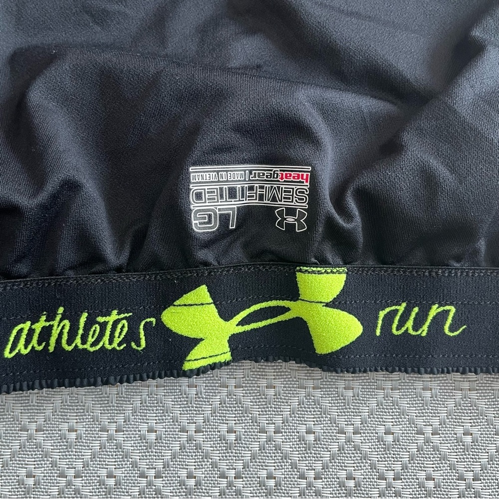 Under Armour Running Shorts with Built-in Liner Women’s Size Large - Picture 6 of 6
